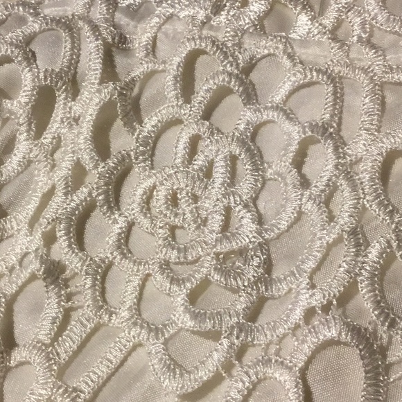 🆕NWT Daisy White Crochet/Macrame Long Maxi Formal Side Cut Out Dress, Jr. L - Picture 7 of 8